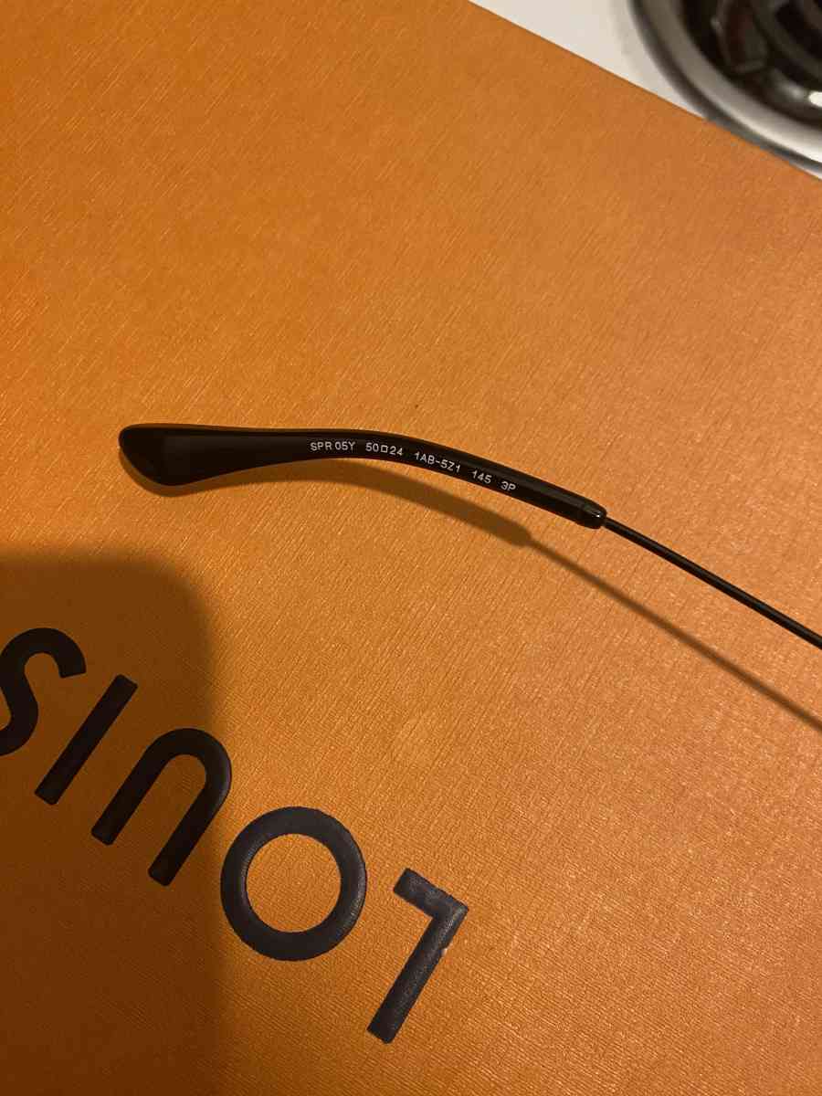 Prada mens shades - Clarkston, Georgia - FleaMarketBay