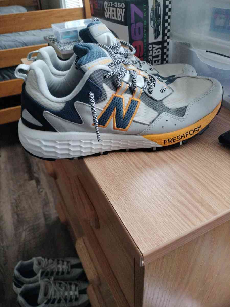 sneaker 130 for all - Lancaster, Pennsylvania - FleaMarketBay