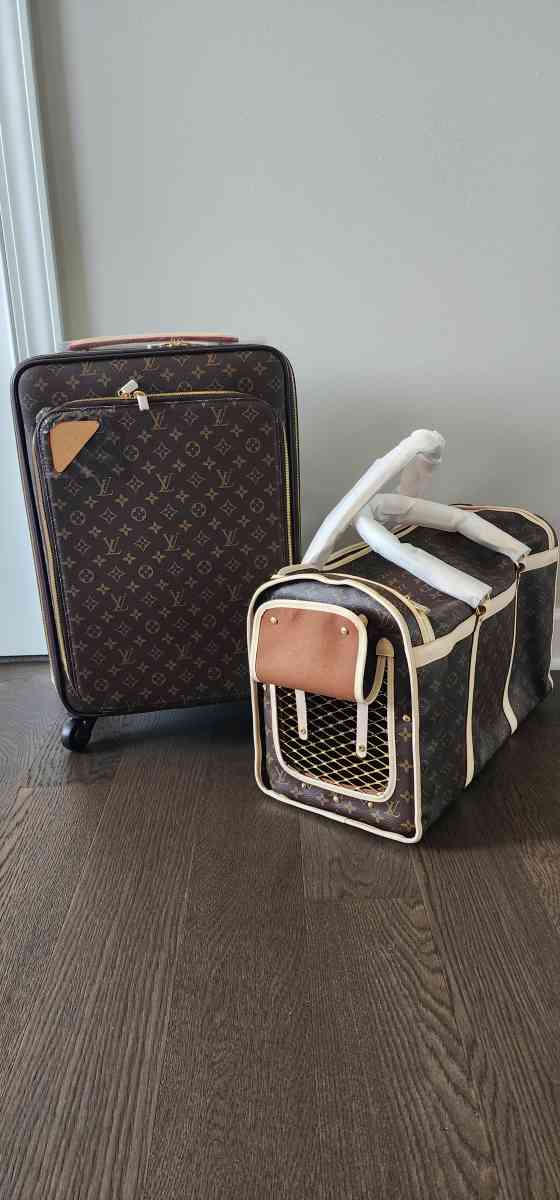 Louis Vuitton travel luggage set - Minneapolis, Minnesota - FleaMarketBay