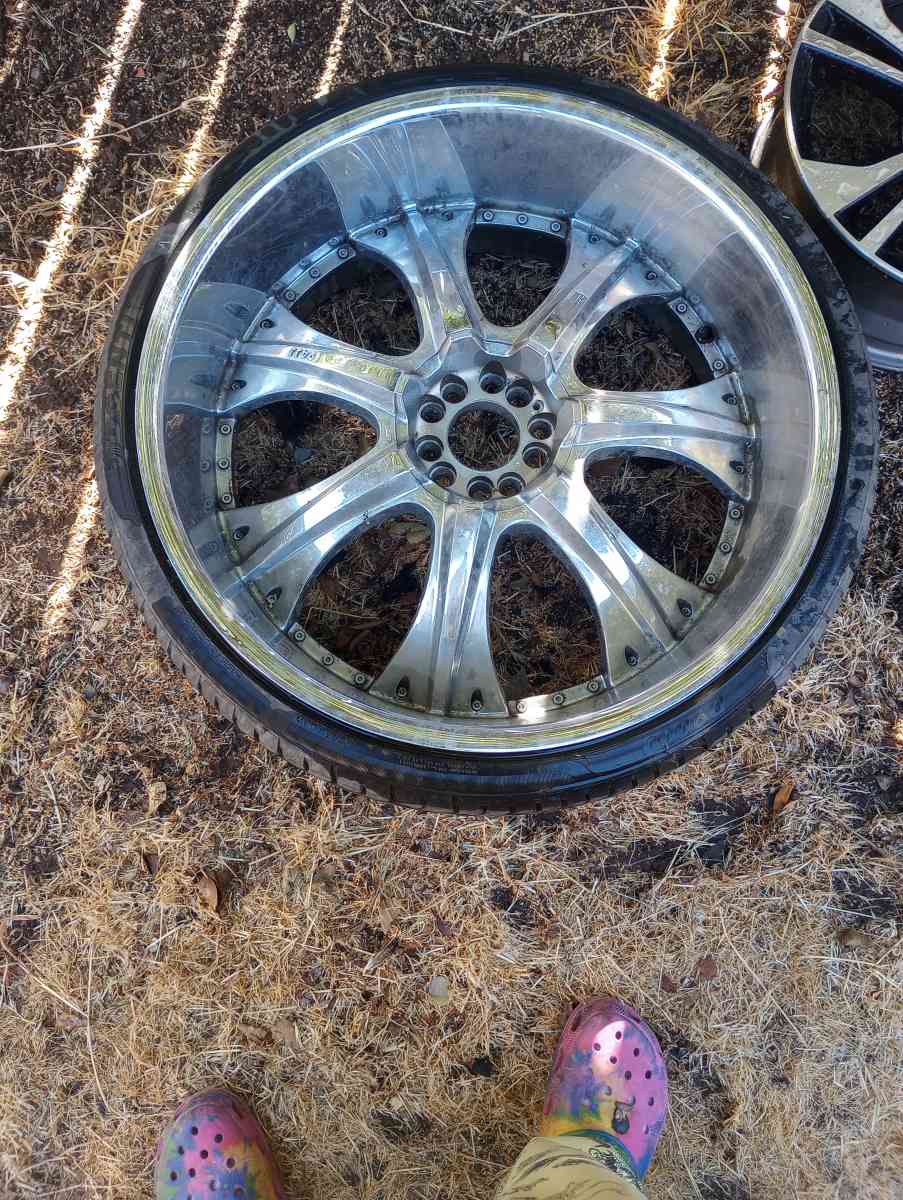 2 24 inch low profile 8 lug universal rims with Dcenti tires - Sacramento, California