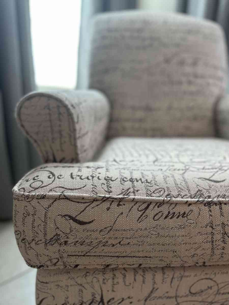 Decorative Chair - Tucson, Arizona - FleaMarketBay