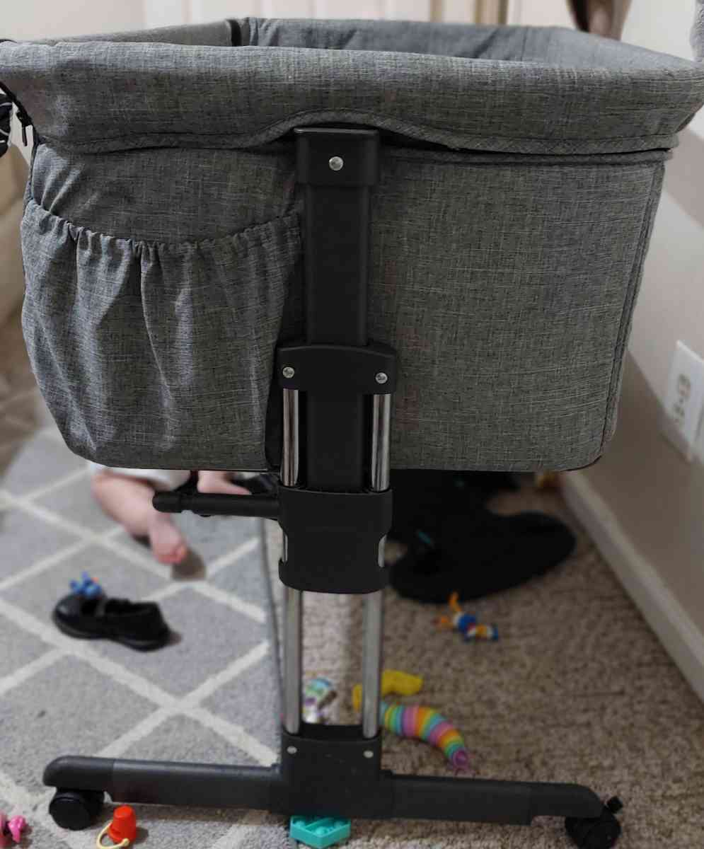 bed side bassinet - Frankfort, Kentucky - FleaMarketBay