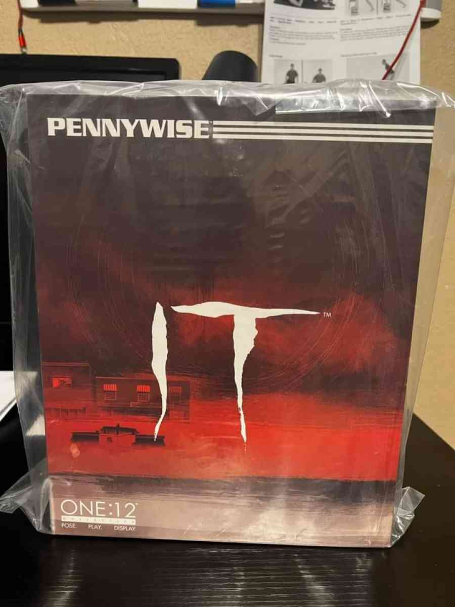 New Mezco It 1 12 Figure New Tons Of Accessories - Eden, North Carolina