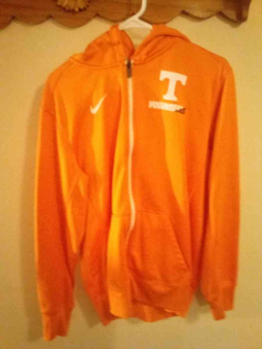 Mens hoodies - Leavenworth, Kansas - FleaMarketBay