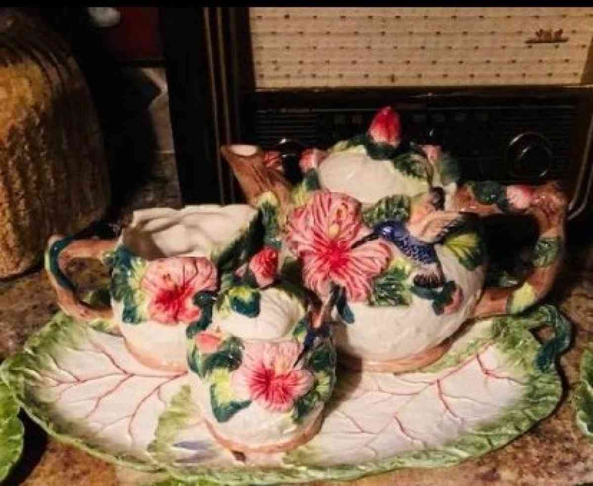 Vietri Italy Spring Leaf Majolica Service Plate - Houston, Texas - FleaMarketBay