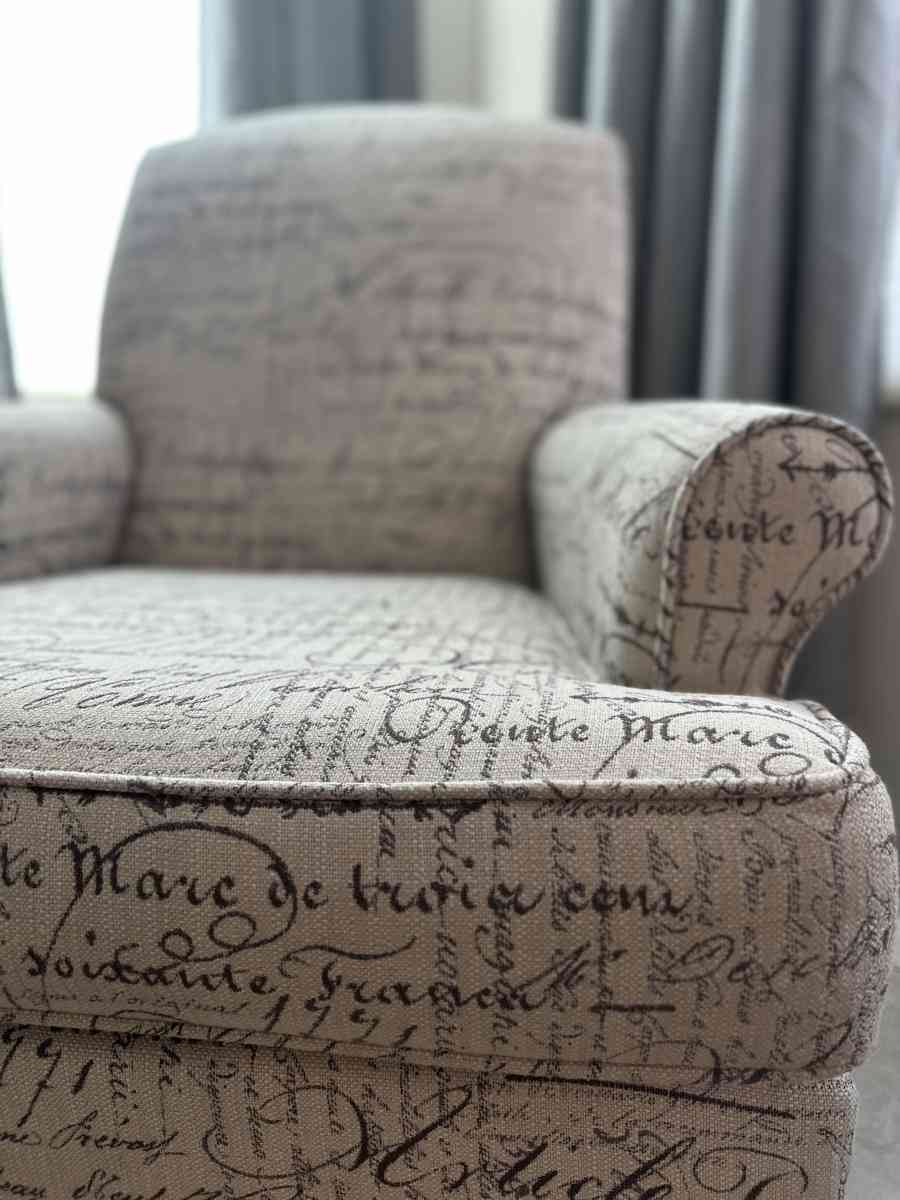 Decorative Chair - Tucson, Arizona - FleaMarketBay