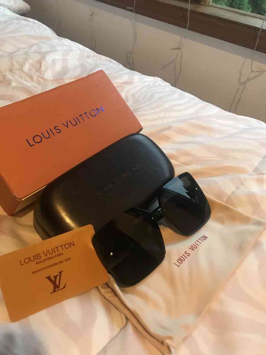 sunglasses - Renton, Washington