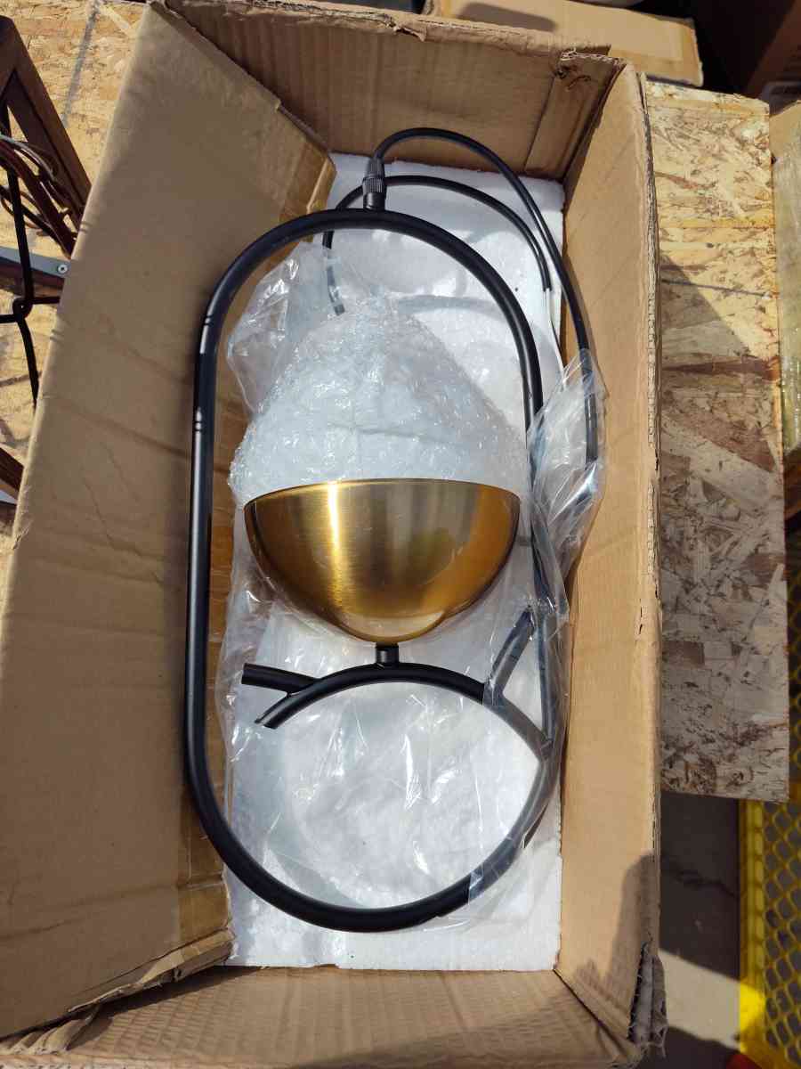 hanging lights - San Joaquin, California - FleaMarketBay