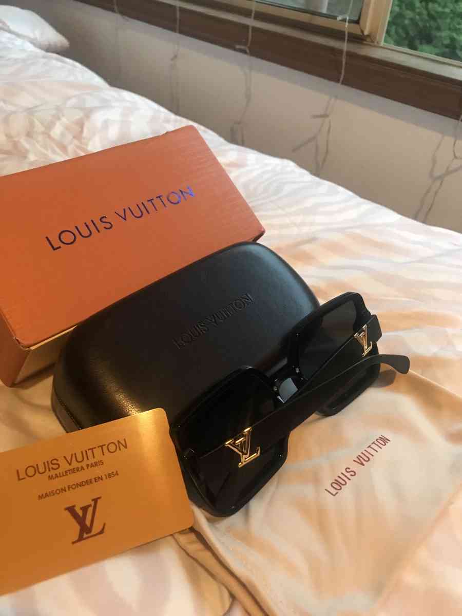 sunglasses - Renton, Washington - FleaMarketBay