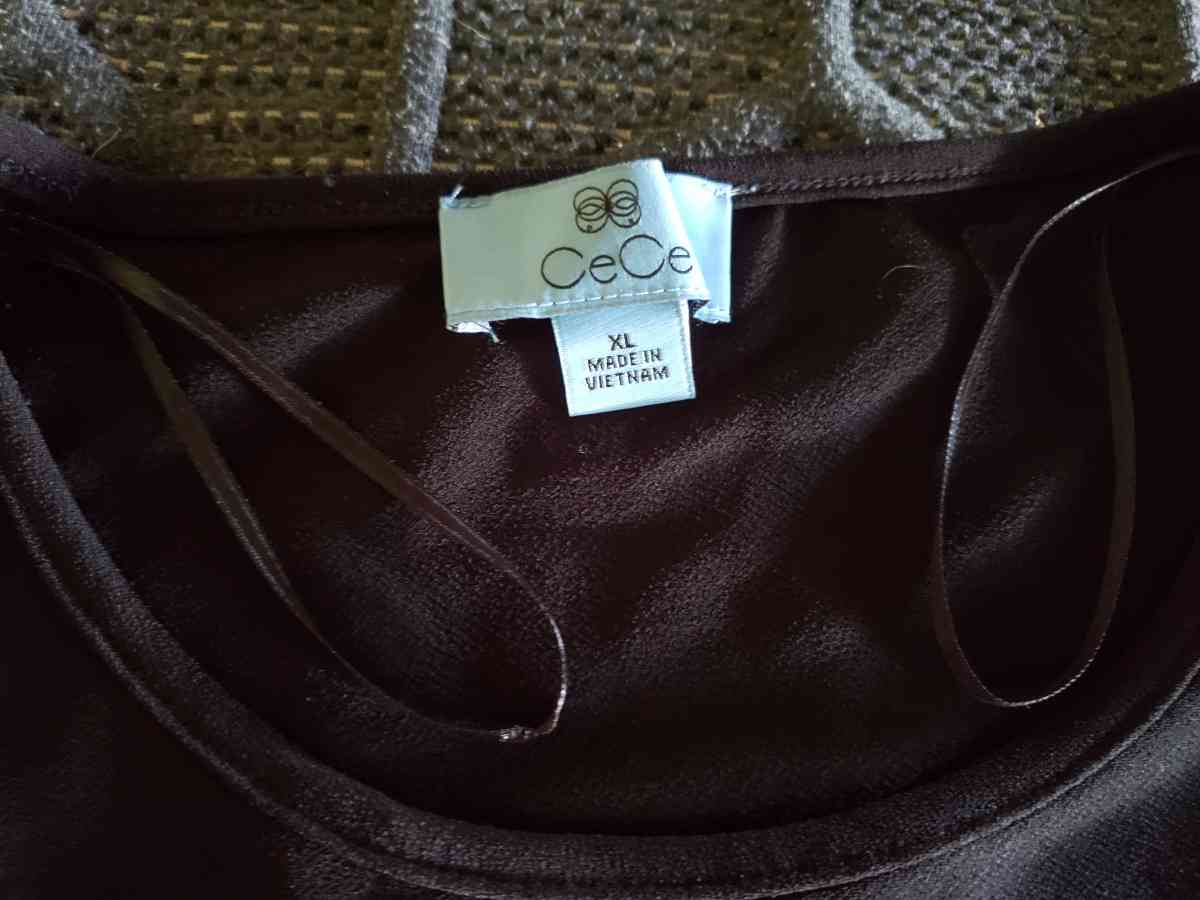 An xLarge black Short with Little White Daisys - Sulphur, Louisiana - FleaMarketBay