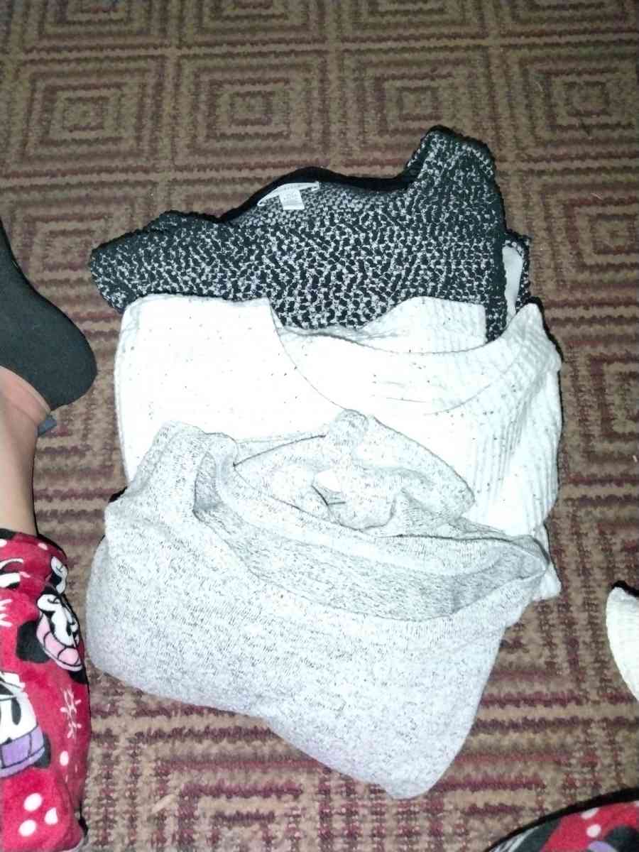 women pants and shein shirts - San Antonio, Texas - FleaMarketBay