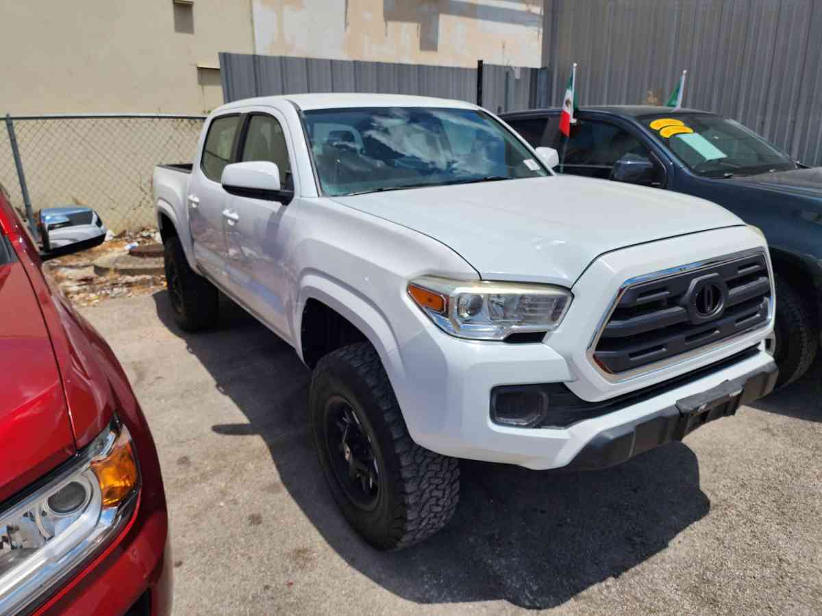 Toyota Tacoma V6 Lifted 2016 - Houston, Texas - FleaMarketBay