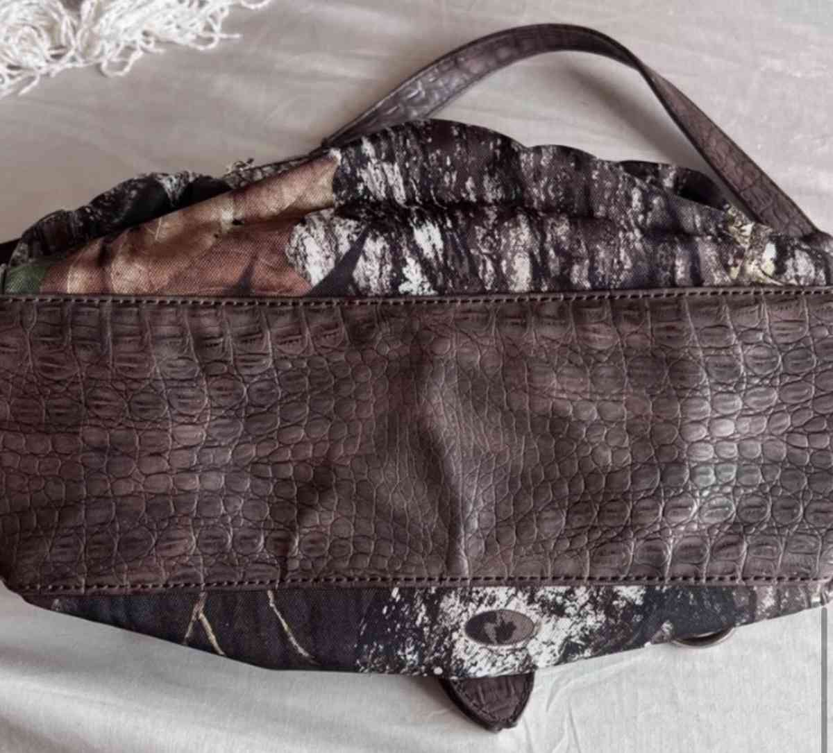 Buckle Purse - Russellville, Alabama - FleaMarketBay