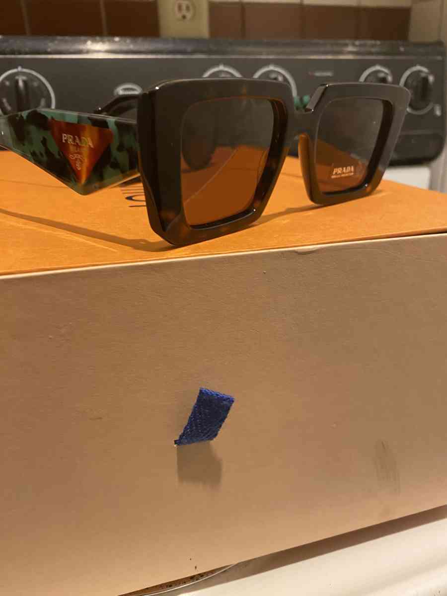 Prada womens Glasses - Clarkston, Georgia