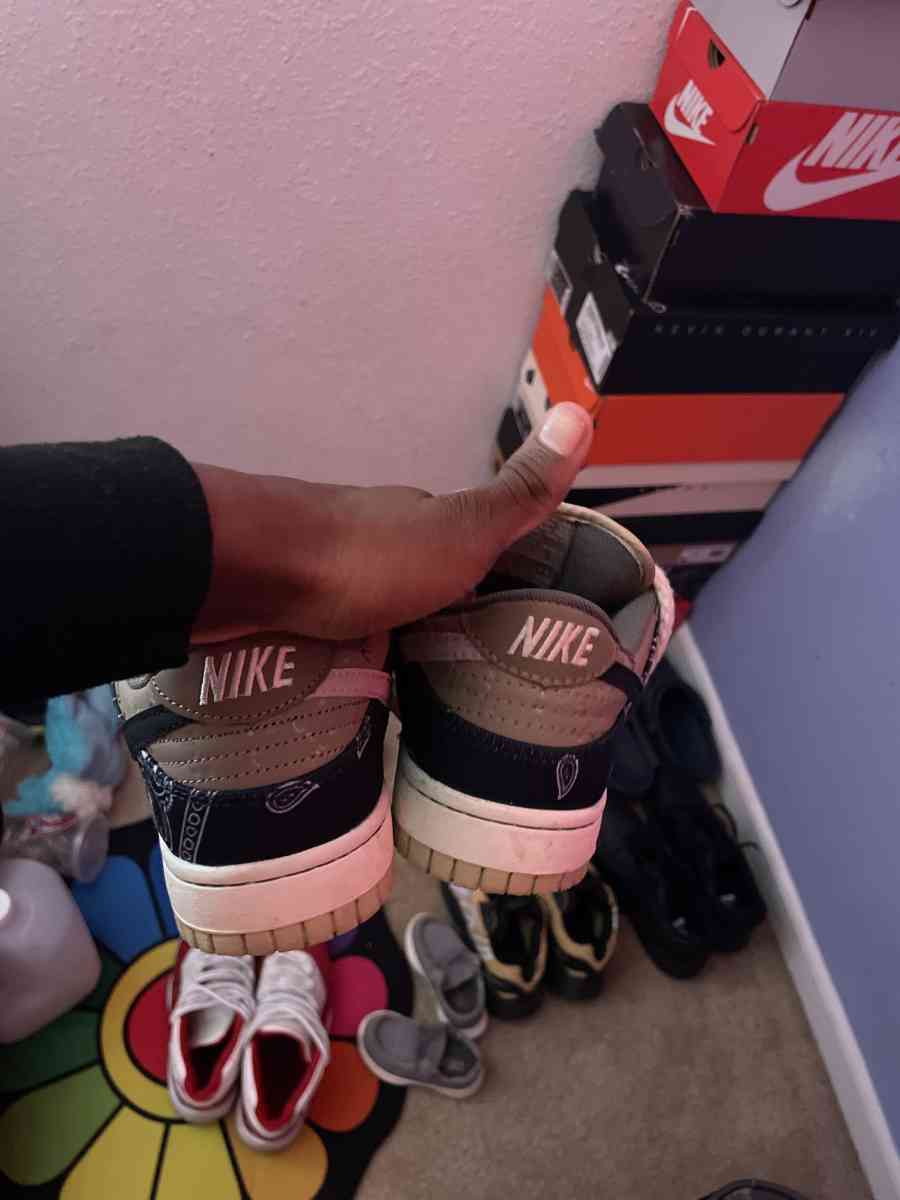 Travis scoot sb dunk - Statesville, North Carolina - FleaMarketBay