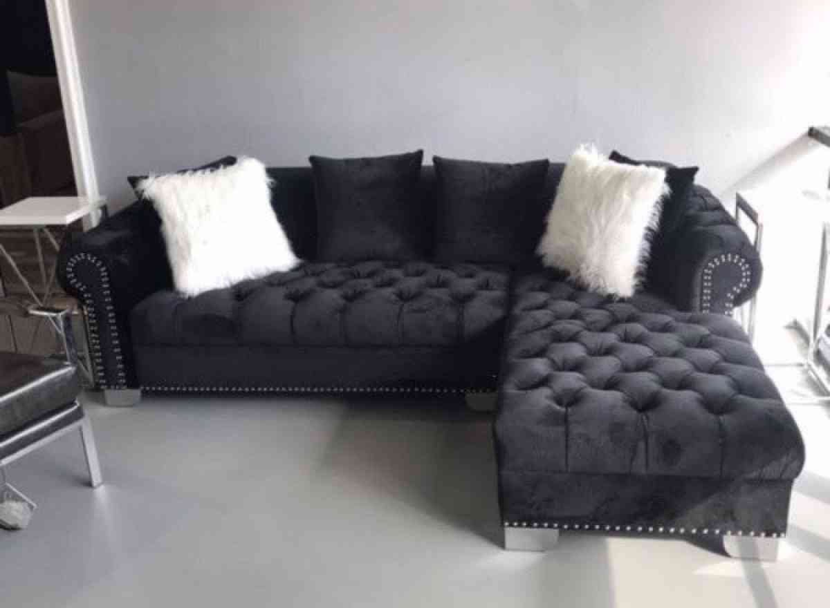 Royal Velvet Black Raf Chaise Sectional SameNext Day Deliver - Houston, Texas - FleaMarketBay