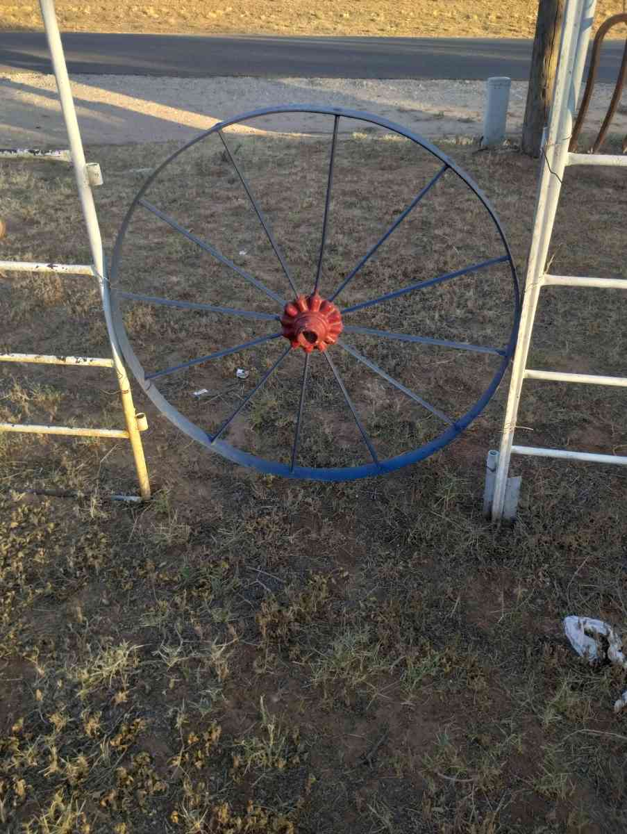 Old Wagon Wheels - Midland, Texas - FleaMarketBay