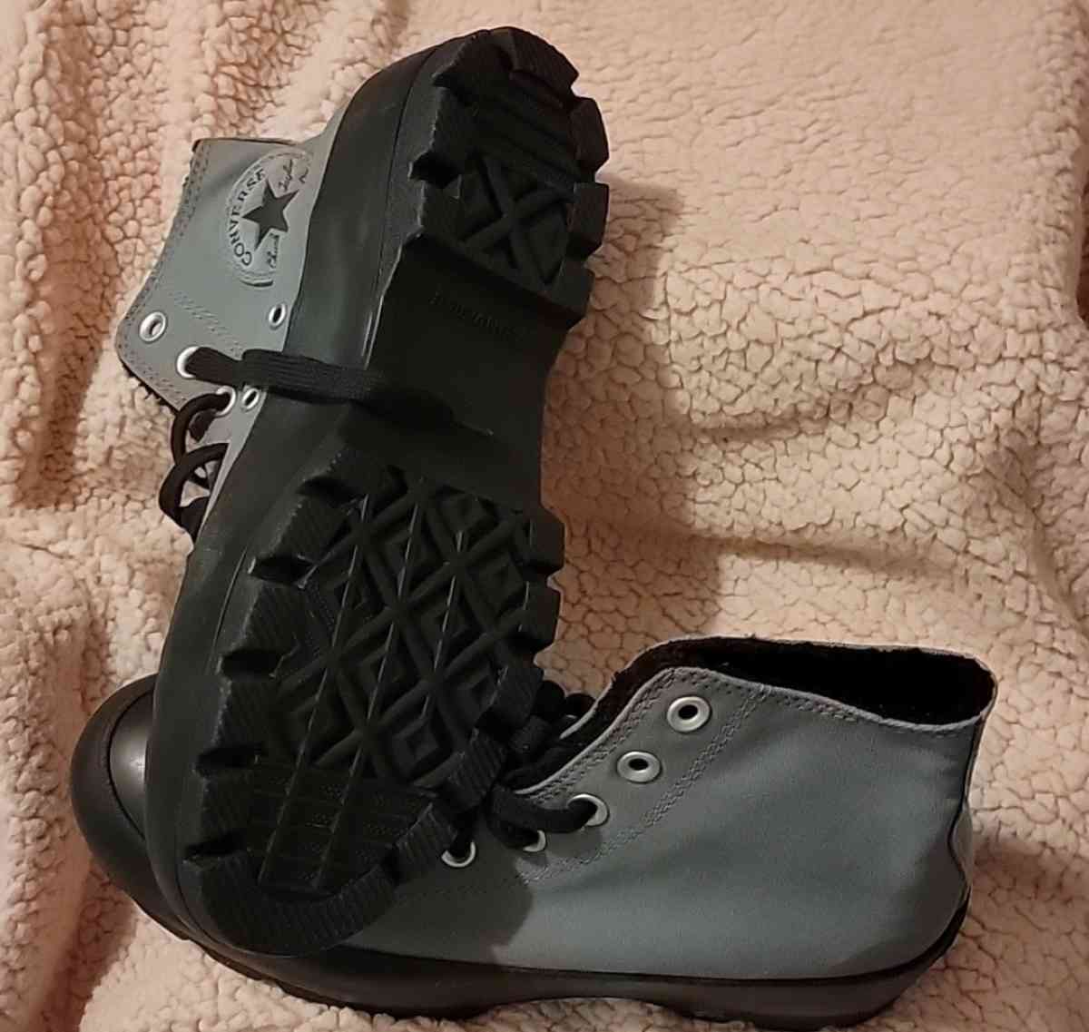 Converse Black and Gray - Abington, Pennsylvania - FleaMarketBay