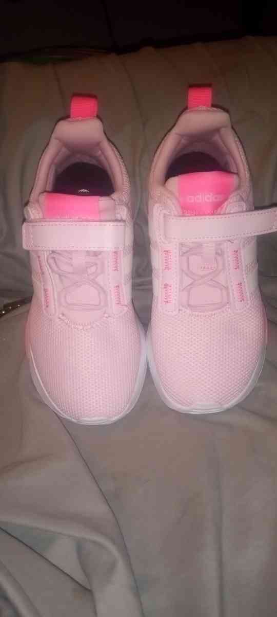 girls adidas shoes - Moorhead, Minnesota - FleaMarketBay