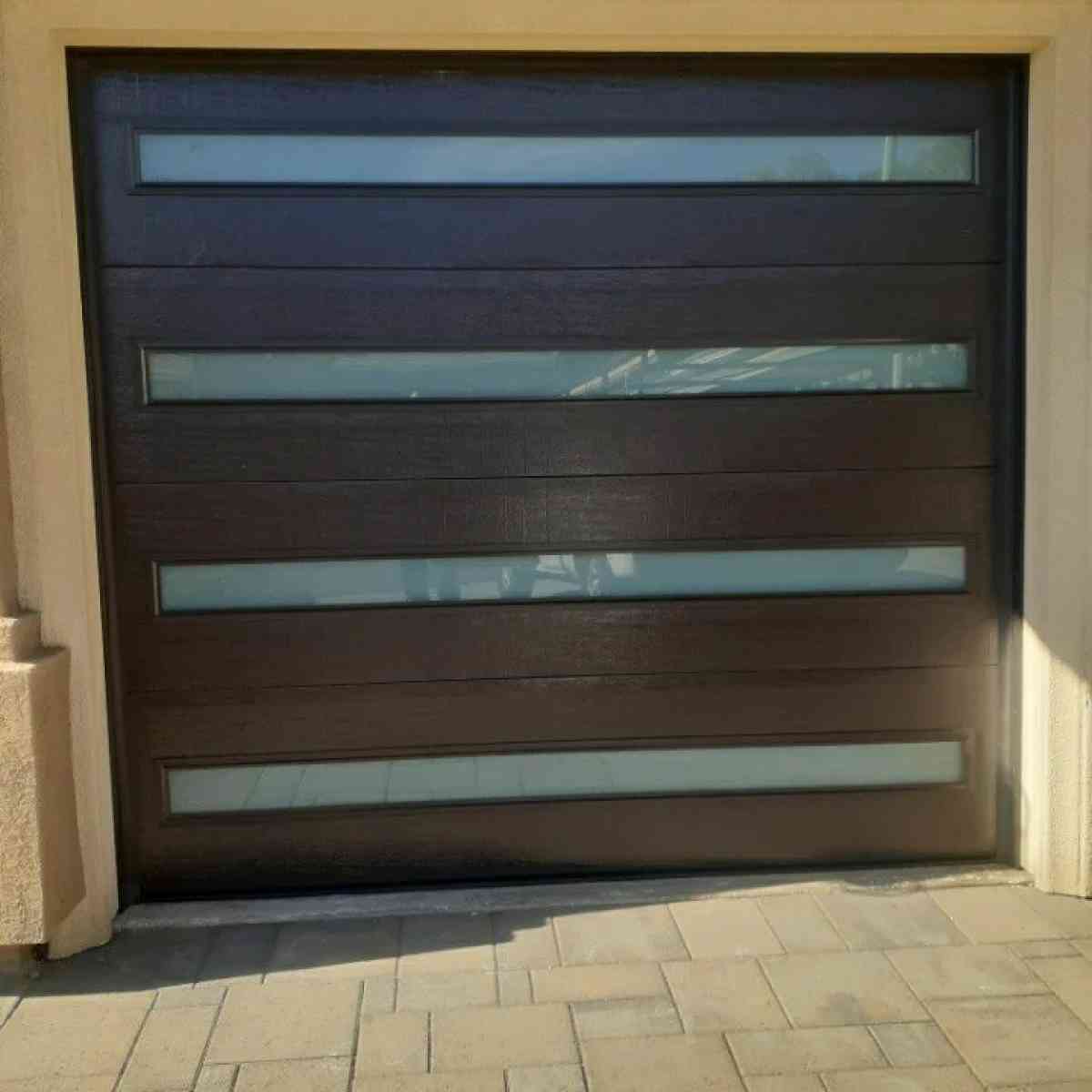 Garage door - Fontana, California - FleaMarketBay