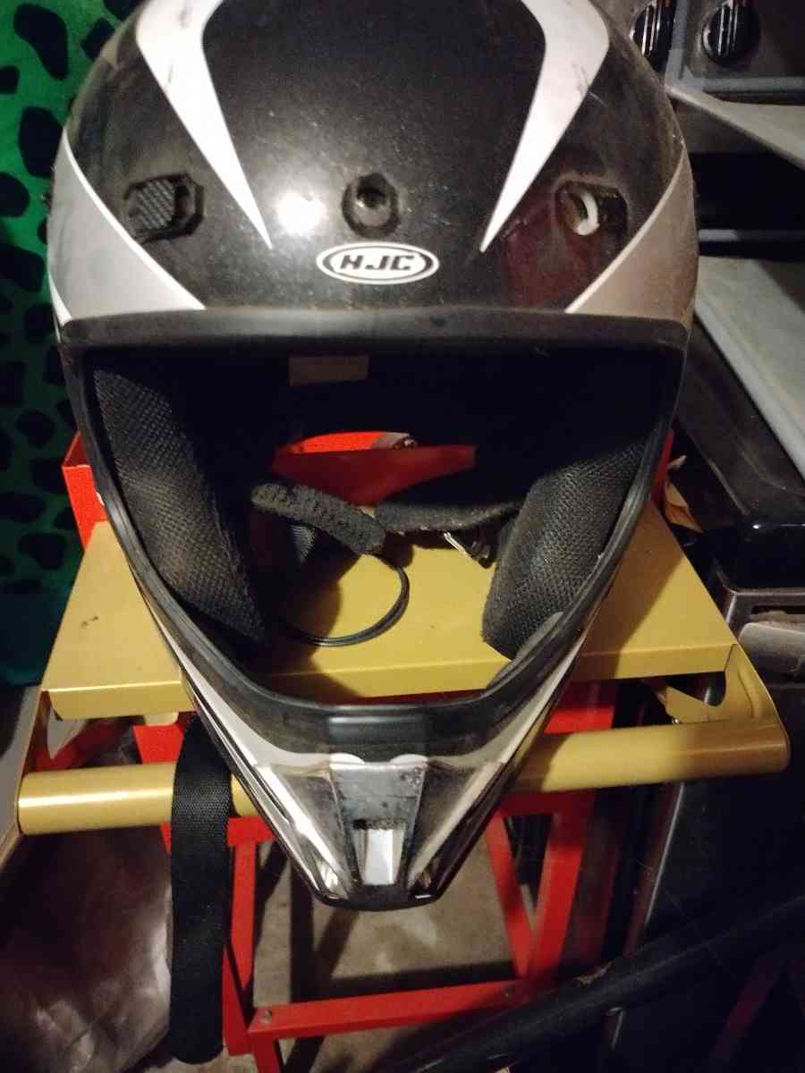 motorcycle or dirt bike helmet - Grand Prairie, Texas - FleaMarketBay