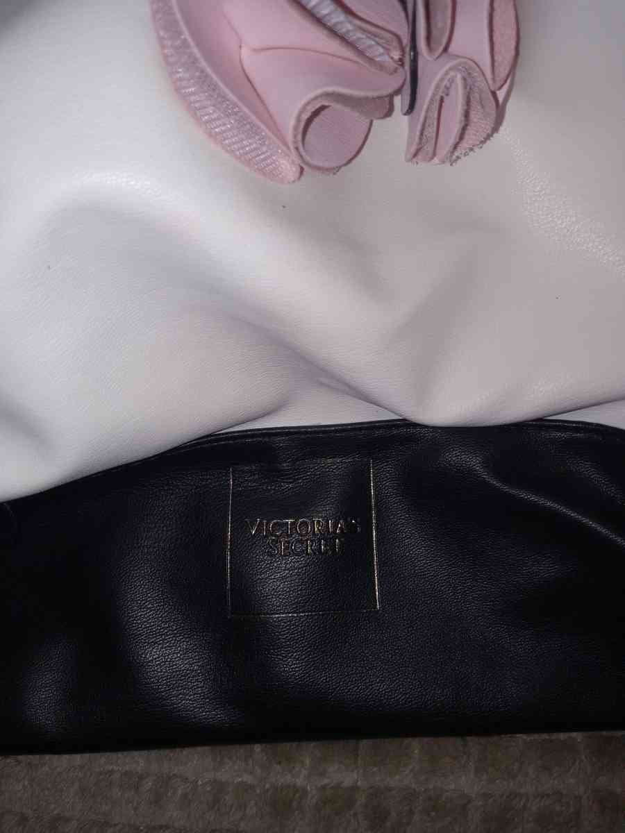 Victoria secret purse - Highlands, Texas - FleaMarketBay