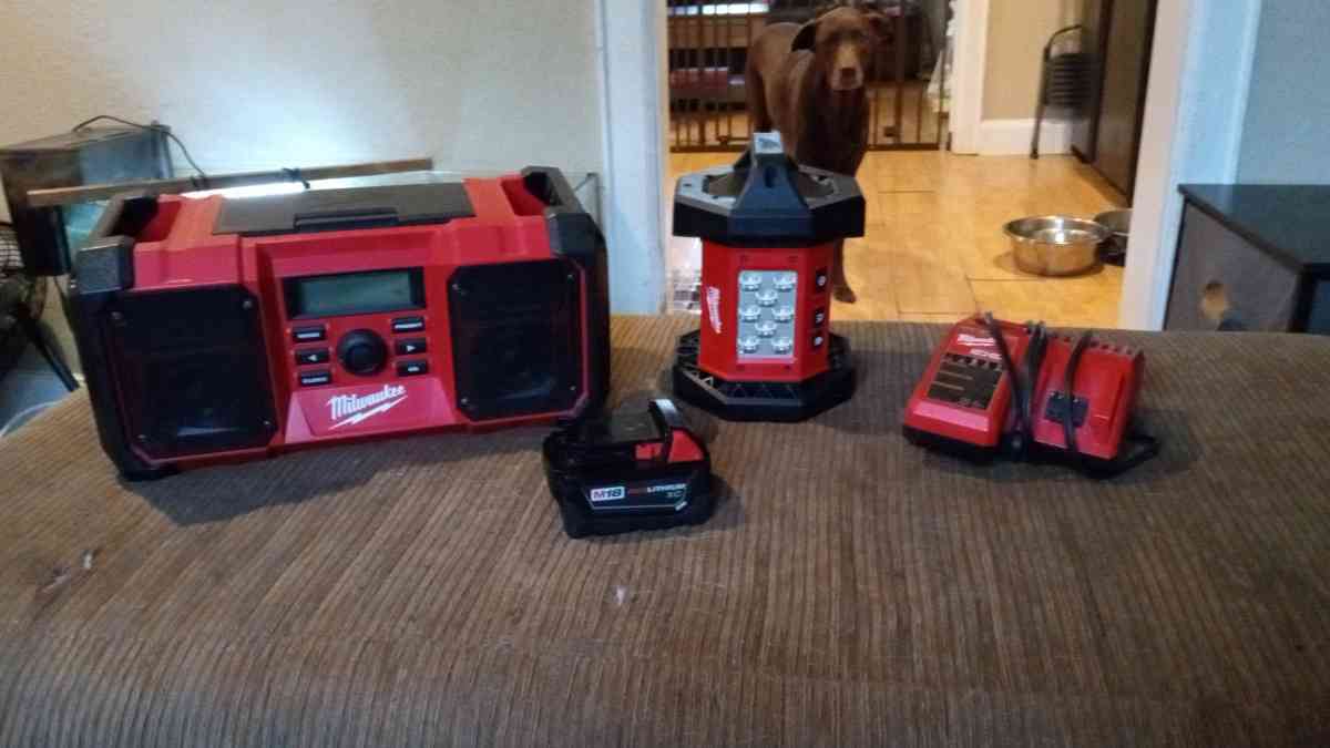 radio light charger and batt - Houston, Texas