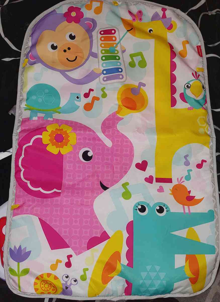 tummy time mat with piano - Frankfort, Kentucky - FleaMarketBay