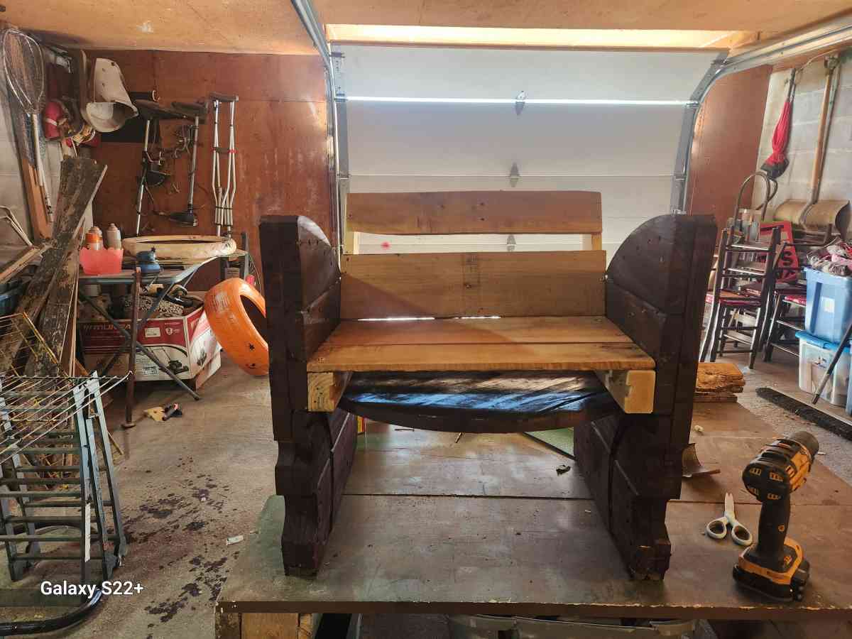 wooden spool pallet chair - Defiance, Iowa