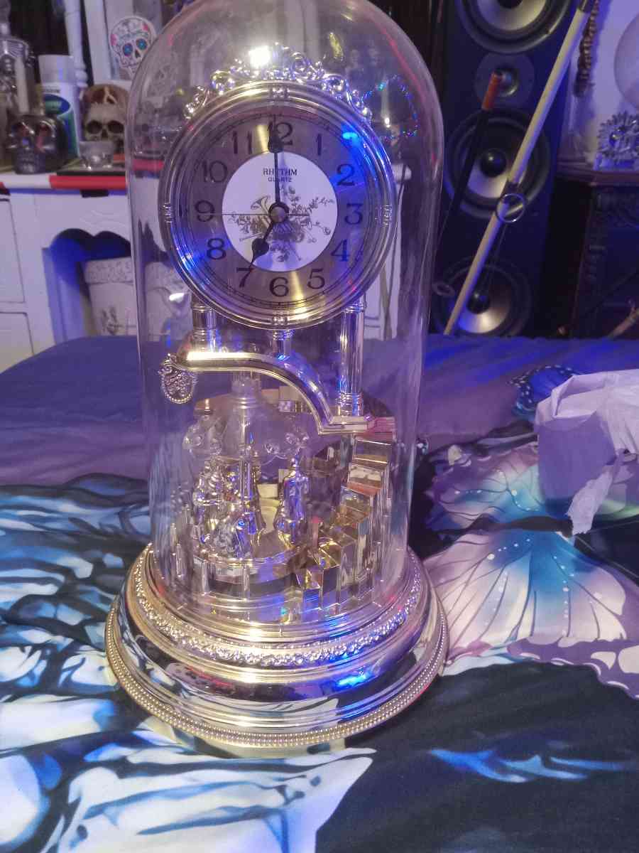 carousel dancer clock - Taylorsville, North Carolina