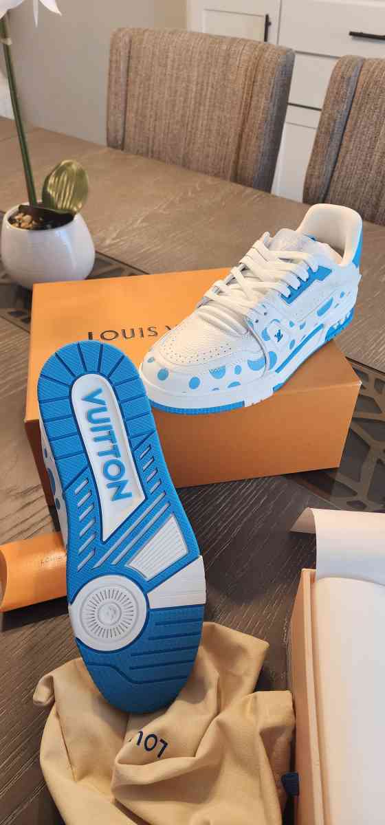 Louis Vuitton Sneakers - Minneapolis, Minnesota - FleaMarketBay