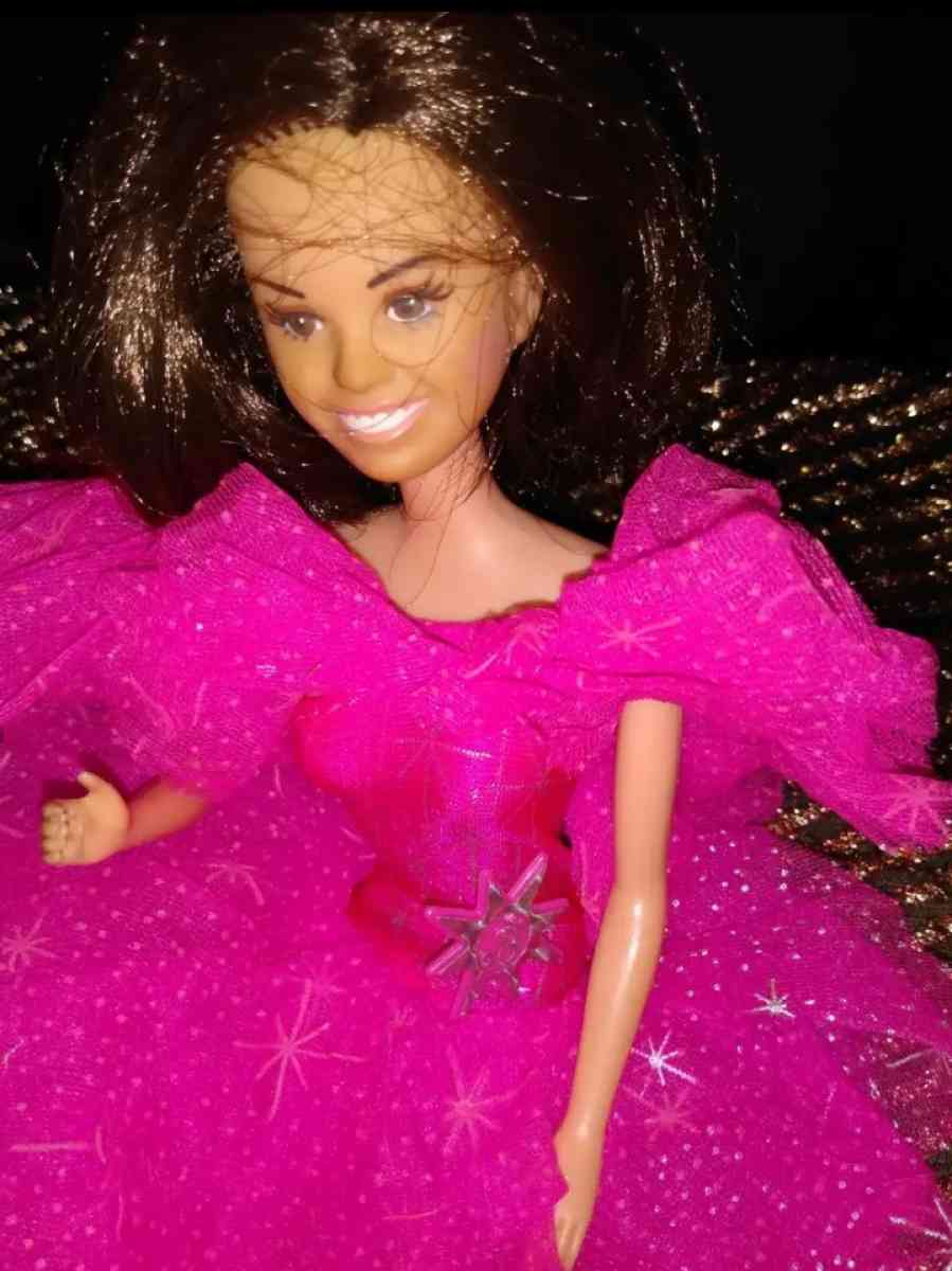 vintage Holiday Barbie in beautiful pink dress - Houston, Texas - FleaMarketBay