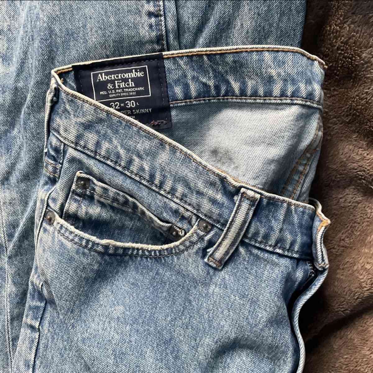 Abercrombie mens jeans - Los Angeles, California - FleaMarketBay