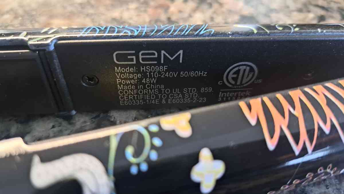 hair straightener - Arlington, Virginia - FleaMarketBay