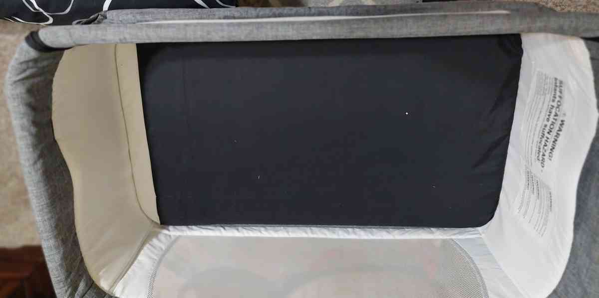 bed side bassinet - Frankfort, Kentucky - FleaMarketBay