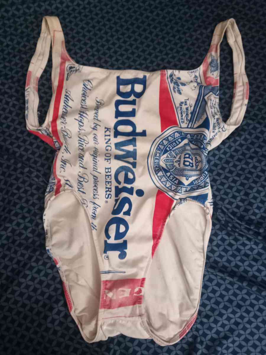 Womens One Piece Bathing Suit Size 7 - Lowell, Massachusetts