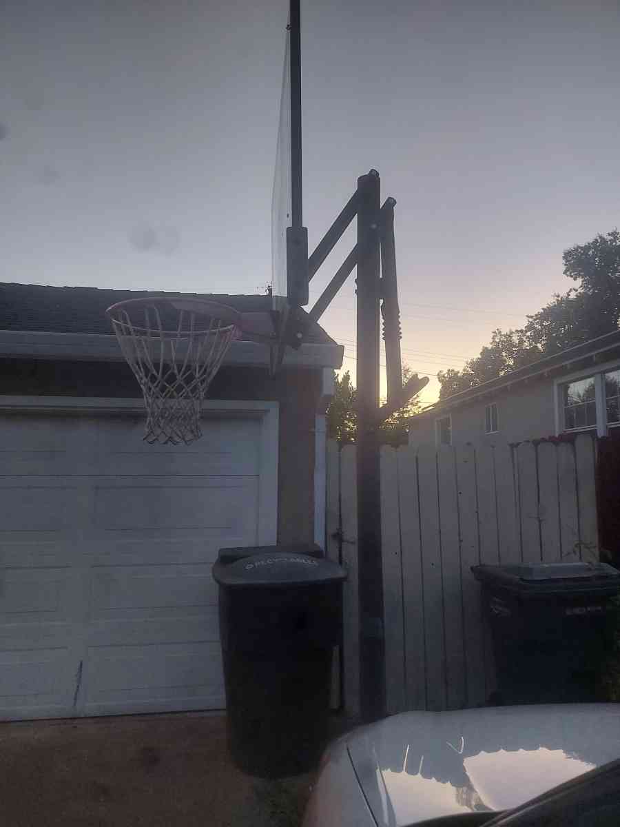 basketball  Court - Cool, California - FleaMarketBay