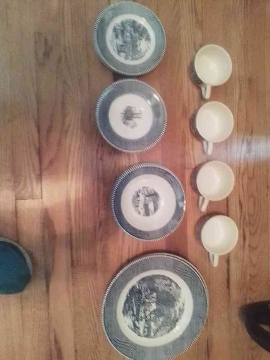 Blue dishes - Knoxville, Tennessee - FleaMarketBay