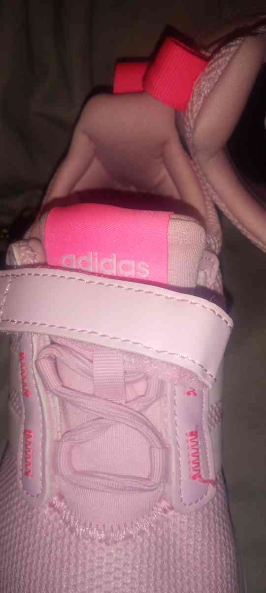 girls adidas shoes - Moorhead, Minnesota - FleaMarketBay