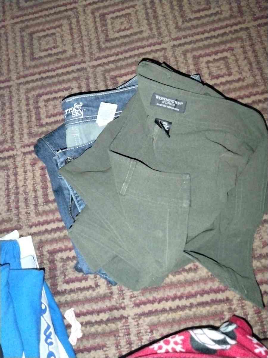 women pants and shein shirts - San Antonio, Texas - FleaMarketBay