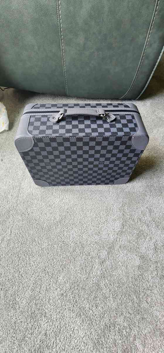 Louis Vuitton Sneakers - Minneapolis, Minnesota - FleaMarketBay