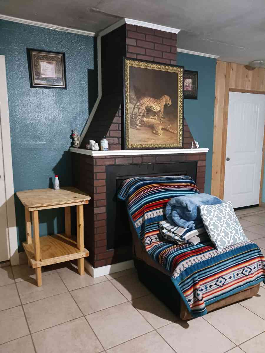 Room 200 weekly cuarto 200 a la semana - Baytown, Texas - FleaMarketBay