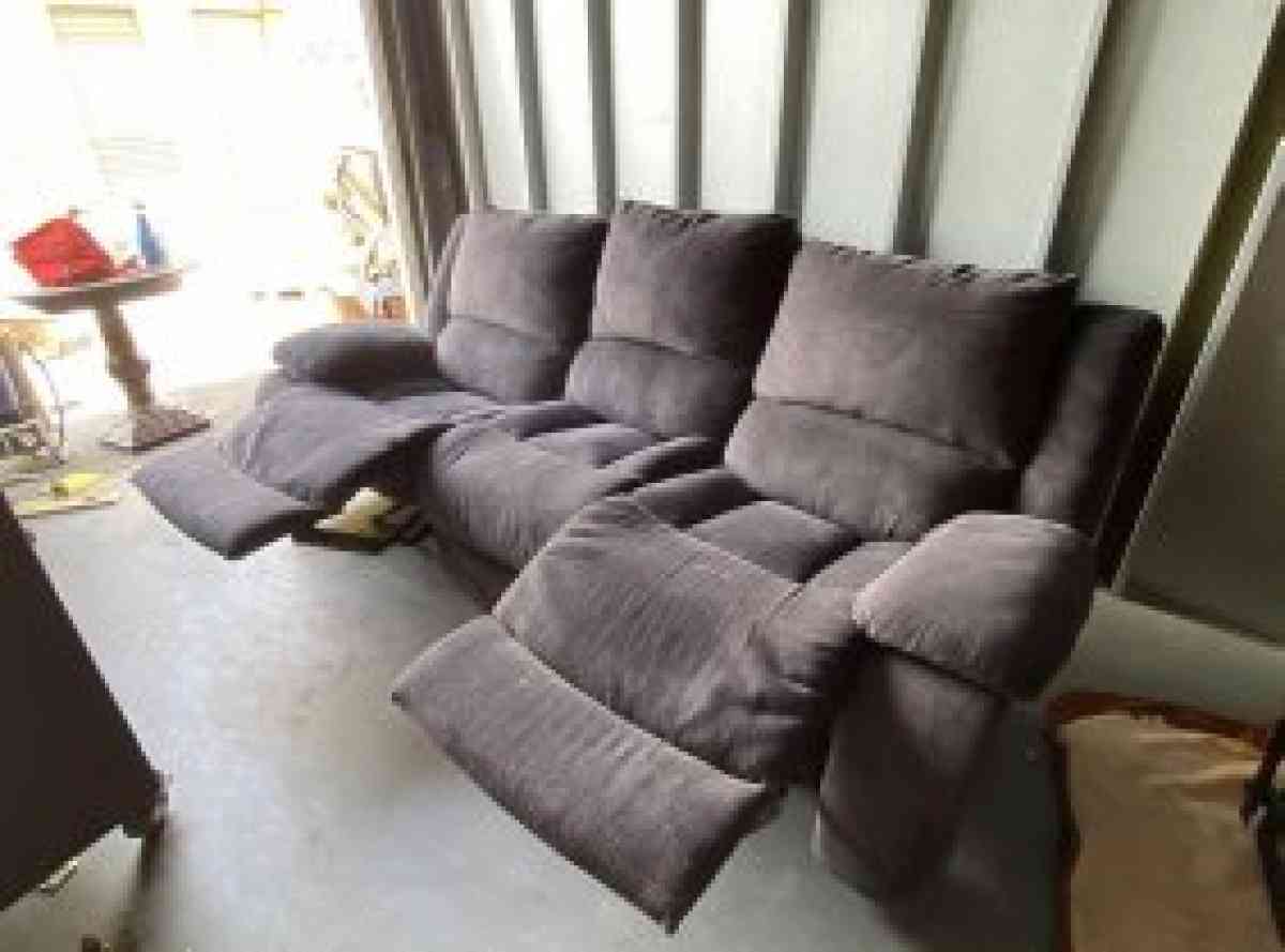 recliner couches - Palmdale, California