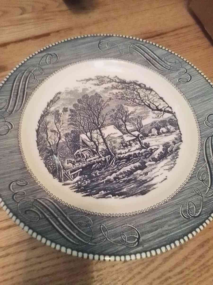 Blue dishes - Knoxville, Tennessee - FleaMarketBay