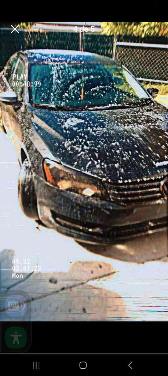 carro - North Miami Beach, Florida - FleaMarketBay