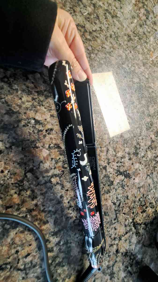 hair straightener - Arlington, Virginia