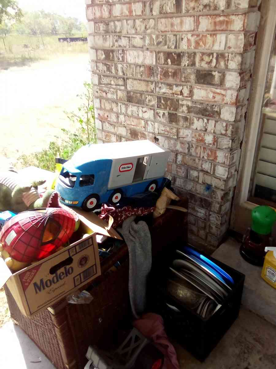 everything - Rhome, Texas - FleaMarketBay