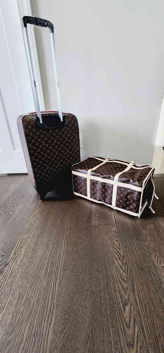 Louis Vuitton travel luggage set - Minneapolis, Minnesota - FleaMarketBay