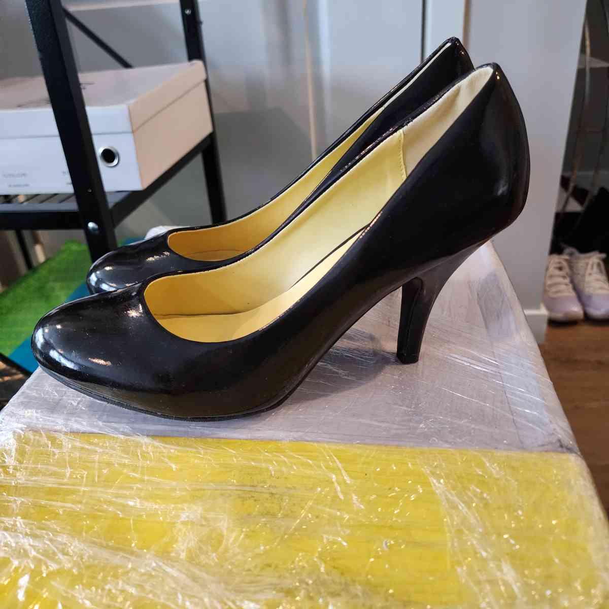 Womens Shoes Variety Lot - Island Park, New York - FleaMarketBay