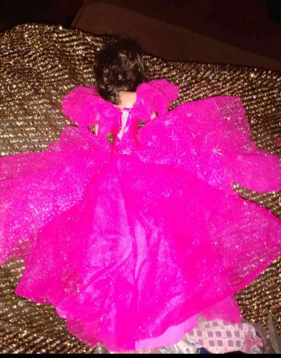vintage Holiday Barbie in beautiful pink dress - Houston, Texas - FleaMarketBay